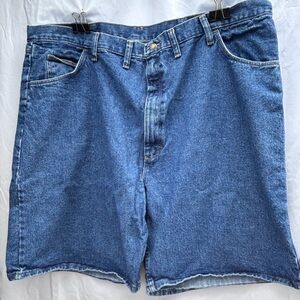 Wrangler Size 44 Denim Shorts-Men’s